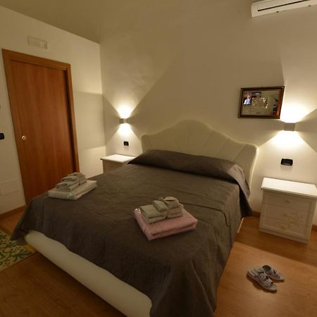 Bed and Breakfast L'Antico Palazzo à Canosa di Puglia Extérieur photo