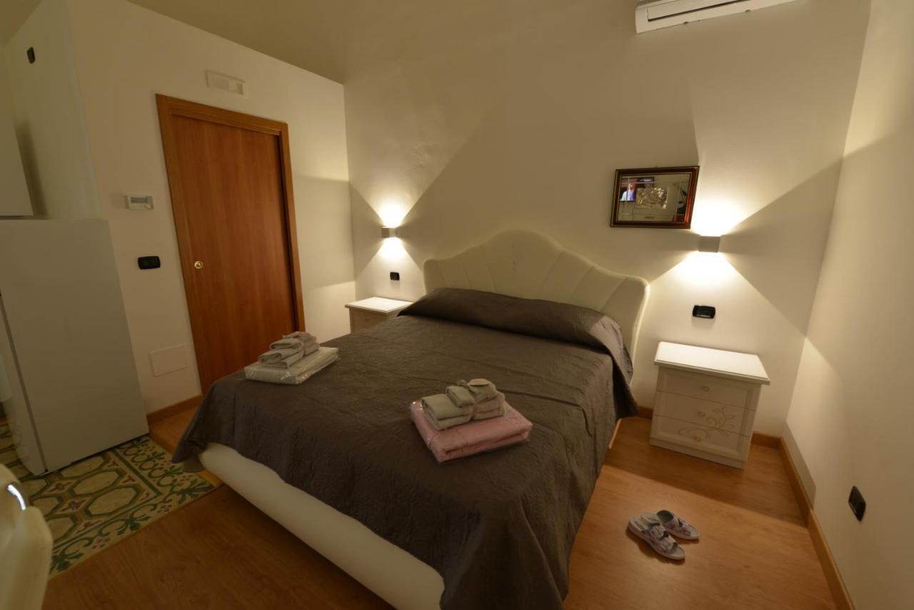 Bed and Breakfast L'Antico Palazzo à Canosa di Puglia Extérieur photo